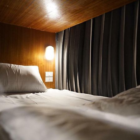 Slee Hostel Chiangmai (Adults Only) Chiang Mai Extérieur photo