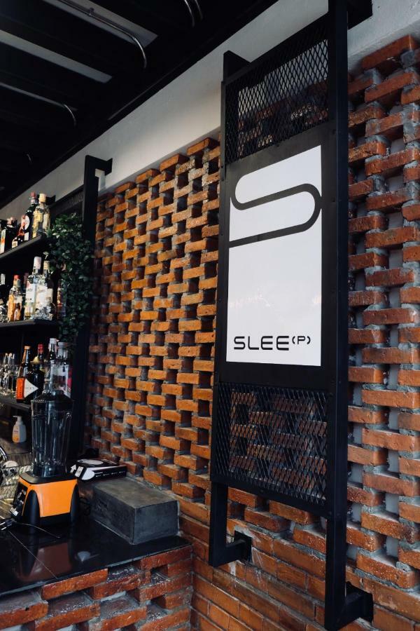 Slee Hostel Chiangmai (Adults Only) Chiang Mai Extérieur photo