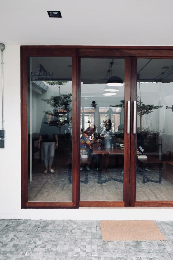 Slee Hostel Chiangmai (Adults Only) Chiang Mai Extérieur photo