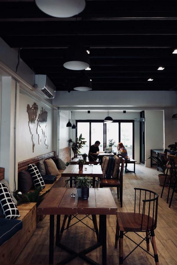 Slee Hostel Chiangmai (Adults Only) Chiang Mai Extérieur photo