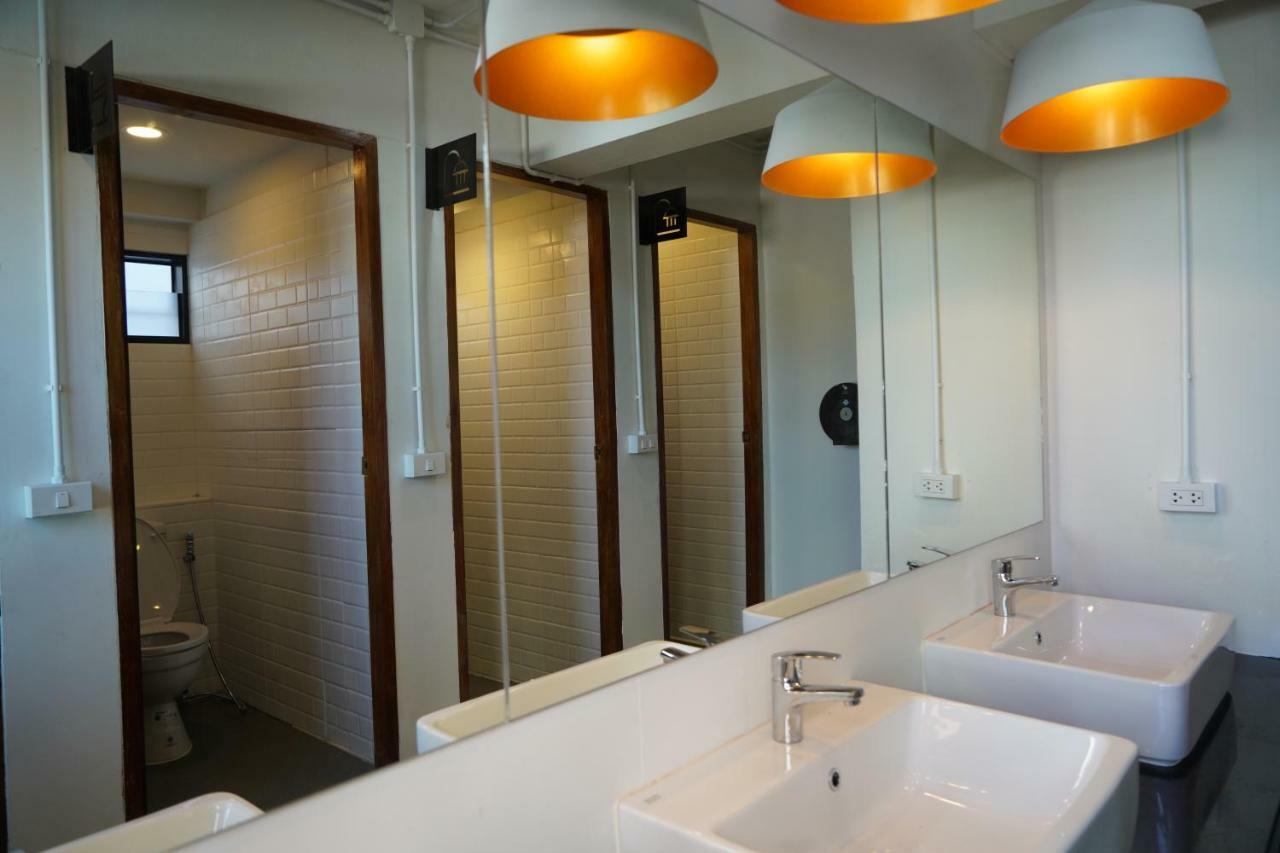 Slee Hostel Chiangmai (Adults Only) Chiang Mai Extérieur photo
