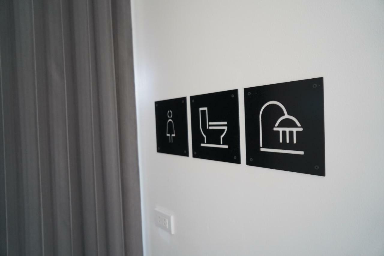 Slee Hostel Chiangmai (Adults Only) Chiang Mai Extérieur photo