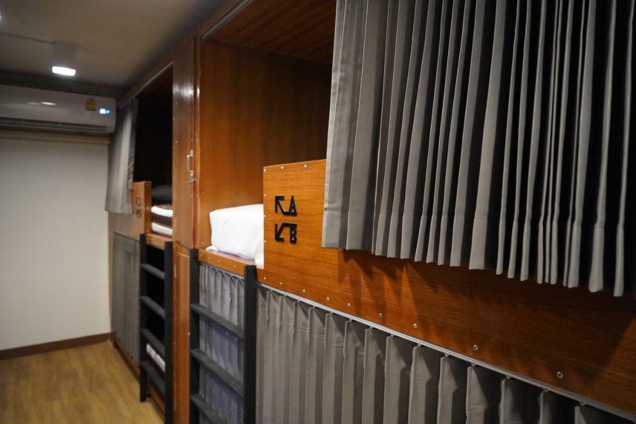 Slee Hostel Chiangmai (Adults Only) Chiang Mai Extérieur photo