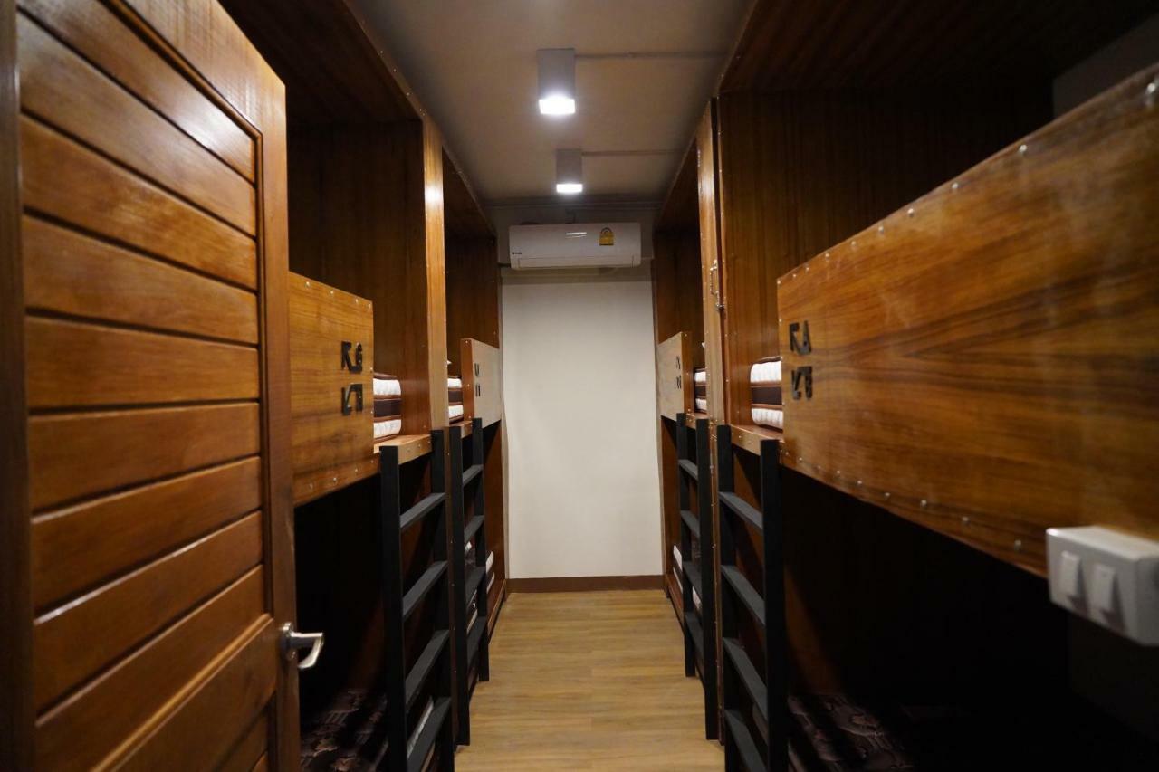 Slee Hostel Chiangmai (Adults Only) Chiang Mai Extérieur photo